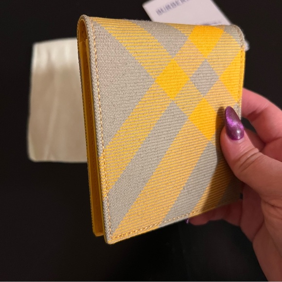 Burberry Men Check Bifold Wallet - Picture 5 of 7